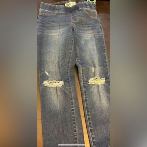 Super cute - Size 4 woman’s Rockstar Jeggings- Old Navy